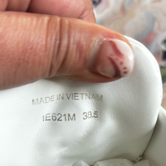 Authentic Prada White Leather Sneakers - Picture 6 of 6